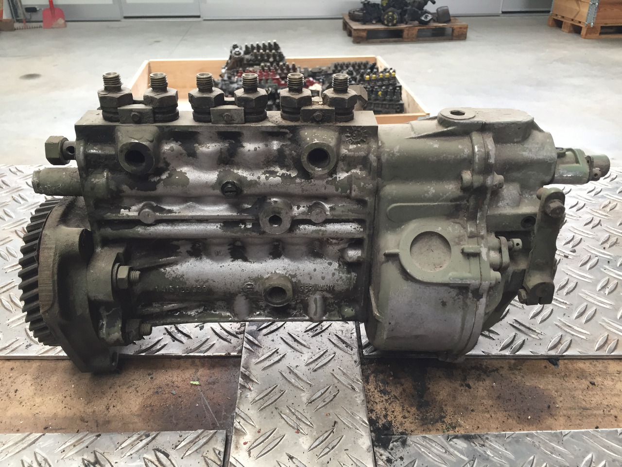 Gebrauchte Einspritzpumpe MB 813, Typ : OM 352, Bosch - Nr. : 0400 846 233 - Пумпа за гориво за Камион: слика 5 Gebrauchte Einspritzpumpe MB 813, Typ : OM 352, Bosch - Nr. : 0400 846 233 - Пумпа за гориво за Камион: слика 5