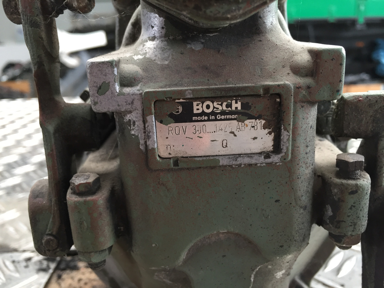 Gebrauchte Einspritzpumpe MB 813, Typ : OM 352, Bosch - Nr. : 0400 846 233 - Пумпа за гориво за Камион: слика 3 Gebrauchte Einspritzpumpe MB 813, Typ : OM 352, Bosch - Nr. : 0400 846 233 - Пумпа за гориво за Камион: слика 3