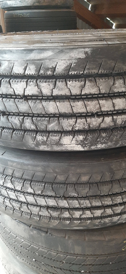 Gebrauchte FireStone FS 400 Reifen ohne Felgen, 235 / 75 R17,5 Artikel - Nr. : 81.99999 - 9999 - Гума за Камион: слика 2 Gebrauchte FireStone FS 400 Reifen ohne Felgen, 235 / 75 R17,5 Artikel - Nr. : 81.99999 - 9999 - Гума за Камион: слика 2