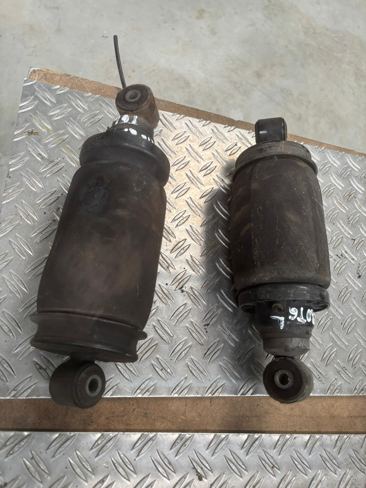 Gebrauchte Luftbälge MAN 8.180, Artikel - Nr. : 81.9999 - 9999 - Суспензија на кабината за Камион: слика 2 Gebrauchte Luftbälge MAN 8.180, Artikel - Nr. : 81.9999 - 9999 - Суспензија на кабината за Камион: слика 2