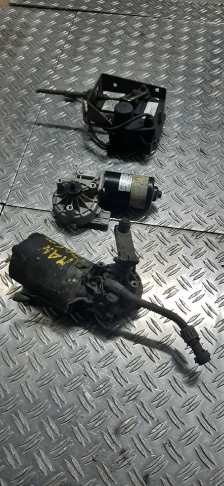 Gebrauchte Scheibenwischer - Motoren, MAN 26.422, DB, Artikel - Nr. : 81.99999 - 9999 - Бришач за Камион: слика 5 Gebrauchte Scheibenwischer - Motoren, MAN 26.422, DB, Artikel - Nr. : 81.99999 - 9999 - Бришач за Камион: слика 5