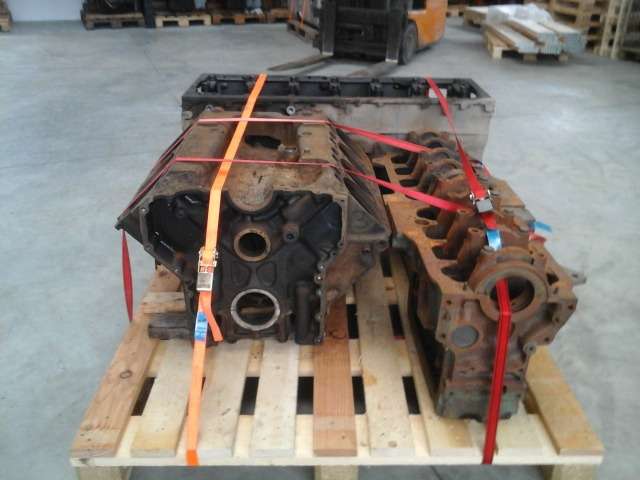 Gebrauchte diverse Motorblöcke - Блок на цилиндерот за Камион: слика 3 Gebrauchte diverse Motorblöcke - Блок на цилиндерот за Камион: слика 3