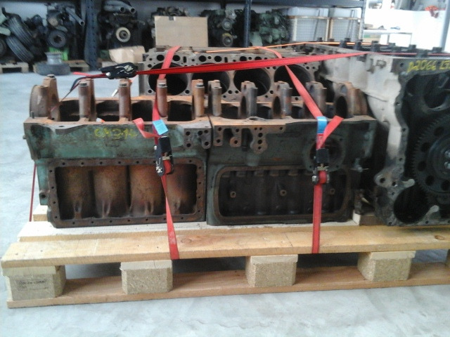 Gebrauchte diverse Motorblöcke - Блок на цилиндерот за Камион: слика 4 Gebrauchte diverse Motorblöcke - Блок на цилиндерот за Камион: слика 4