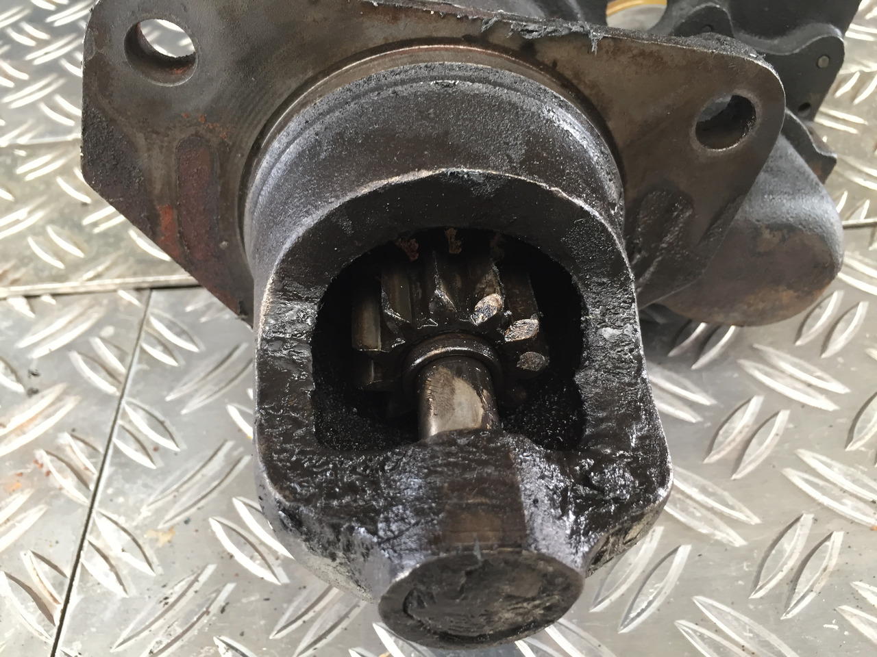 Gebrauchter Anlasser DB Actros 1840, Motor Typ : OM 501 LA, Artikel - Nr. : A 004 151 94 01 - Стартер за Камион: слика 1 Gebrauchter Anlasser DB Actros 1840, Motor Typ : OM 501 LA, Artikel - Nr. : A 004 151 94 01 - Стартер за Камион: слика 1