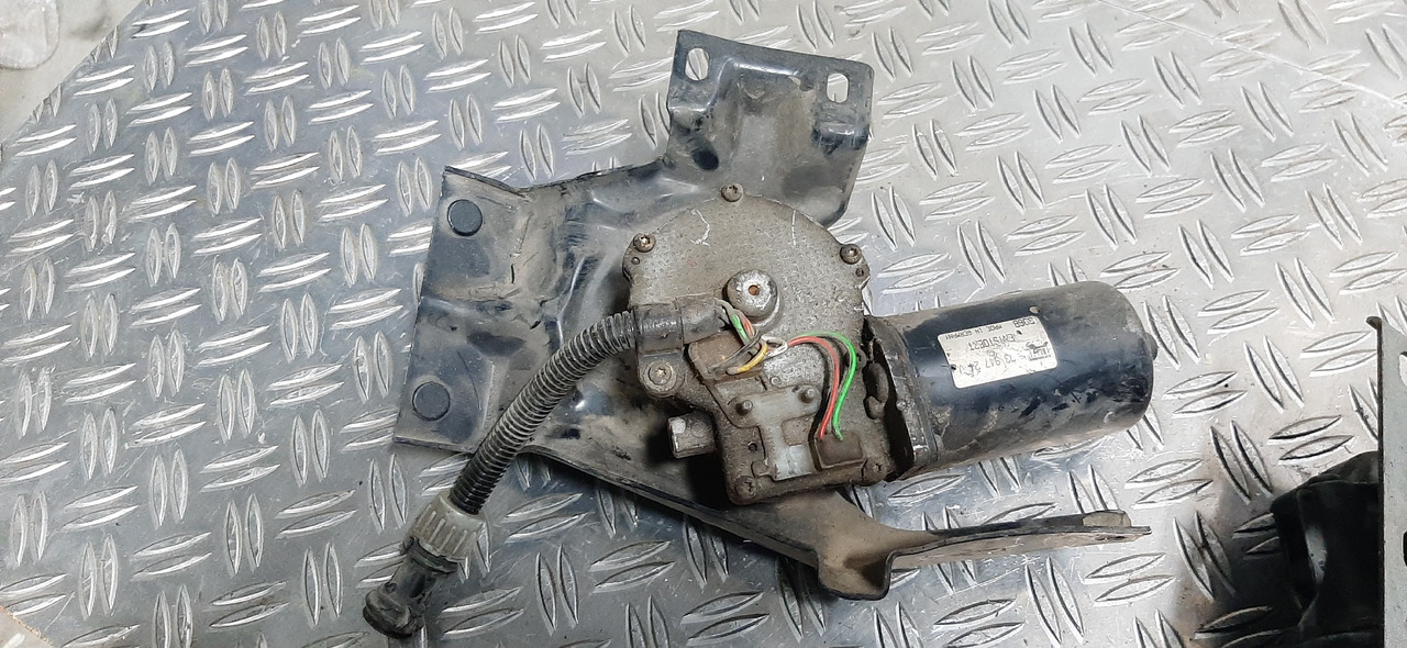 Gebrauchter DB 808 und MAN F 2000 Wischermotor mit Gestänge , Artikel - Nr. : 81.99999 - 9999 - Бришач за Камион: слика 5 Gebrauchter DB 808 und MAN F 2000 Wischermotor mit Gestänge , Artikel - Nr. : 81.99999 - 9999 - Бришач за Камион: слика 5