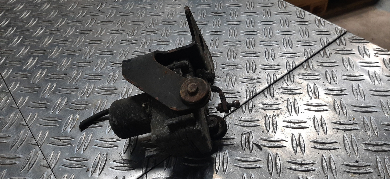 Gebrauchter MAN 19.232, F 90 Wischermotor, Artikel - Nr. : 81.99999 - 9999 - Бришач за Камион: слика 5 Gebrauchter MAN 19.232, F 90 Wischermotor, Artikel - Nr. : 81.99999 - 9999 - Бришач за Камион: слика 5