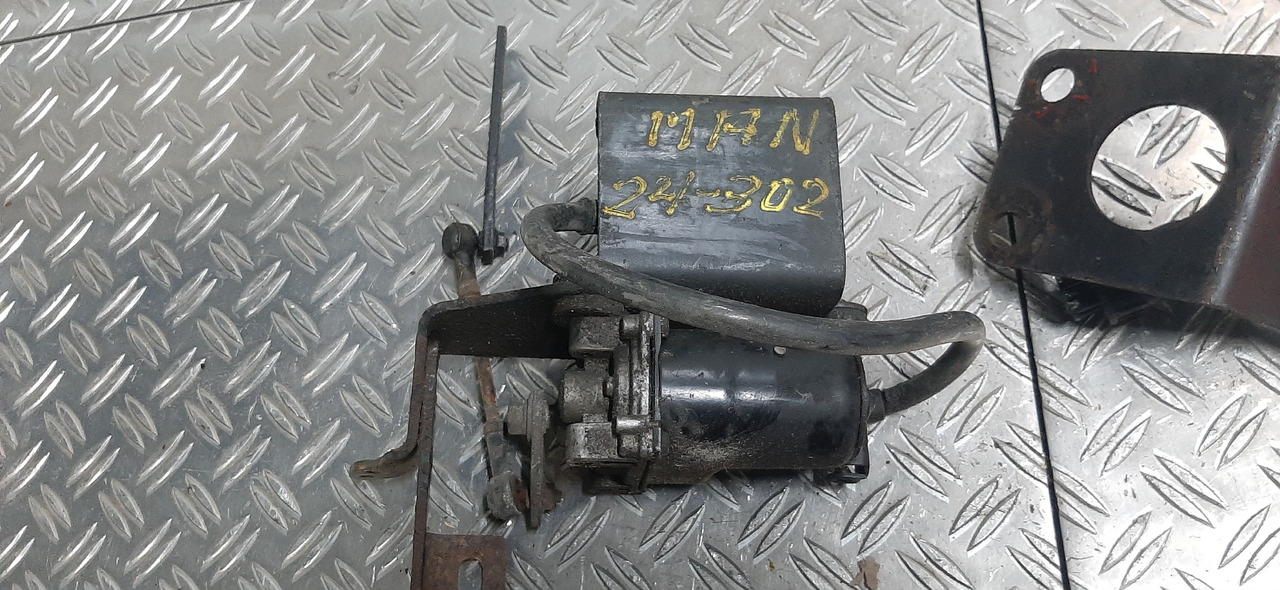 Gebrauchter MAN 19.422 und 24.302 Wischermotor, Artikel - Nr. : 81.99999 - 9999 - Бришач за Камион: слика 4 Gebrauchter MAN 19.422 und 24.302 Wischermotor, Artikel - Nr. : 81.99999 - 9999 - Бришач за Камион: слика 4