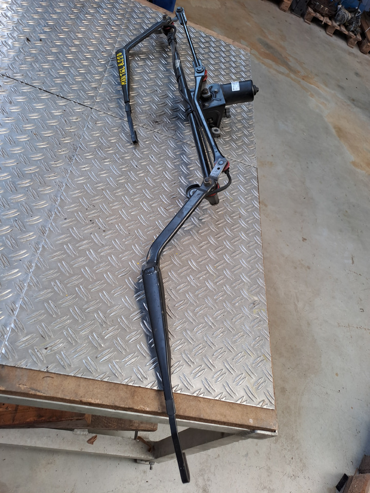 Gebrauchter MAN TGL 8.220 Scheibenwischergestänge und Wischermotor, Artikel - Nr.: 81.26411 - 6118 - Бришач за Камион: слика 2 Gebrauchter MAN TGL 8.220 Scheibenwischergestänge und Wischermotor, Artikel - Nr.: 81.26411 - 6118 - Бришач за Камион: слика 2