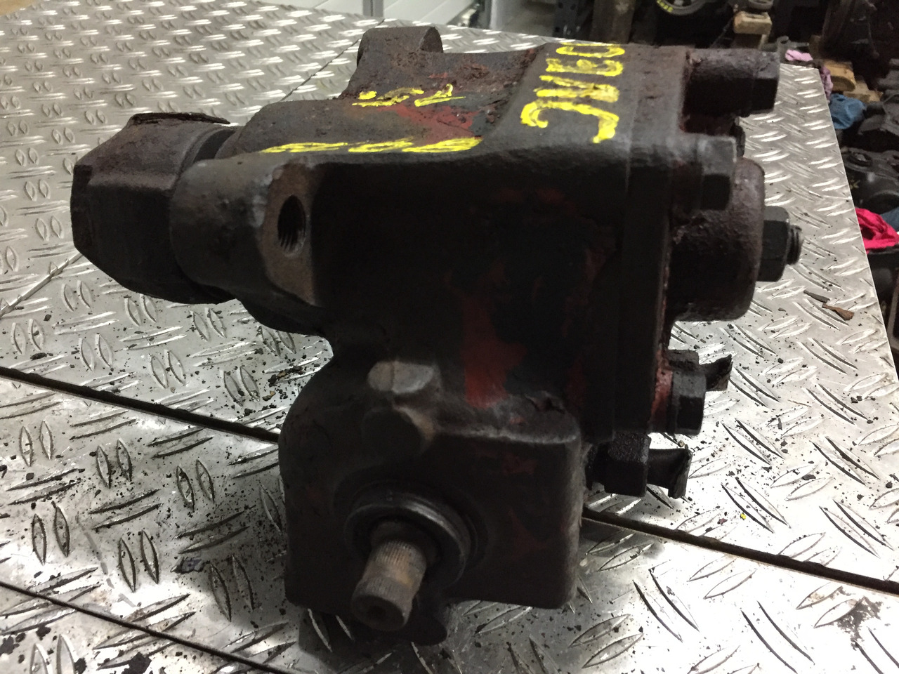 Gebrauchtes Lenkgetriebe IVECO 8013, Artikel - Nr.: 81.9999 - 9999 - Управувачки механизам за Камион: слика 3 Gebrauchtes Lenkgetriebe IVECO 8013, Artikel - Nr.: 81.9999 - 9999 - Управувачки механизам за Камион: слика 3