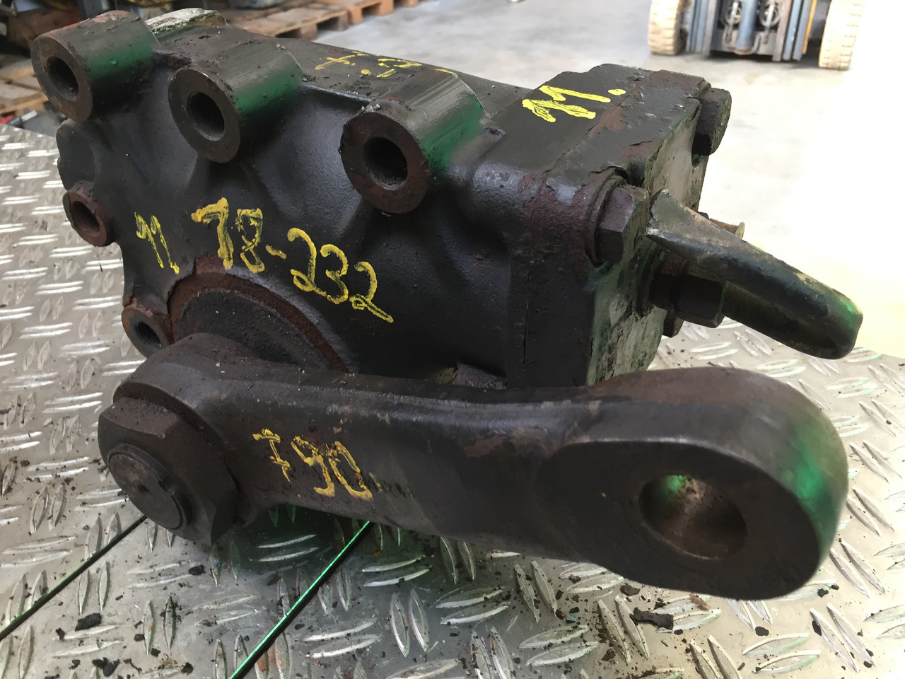 Gebrauchtes Lenkgetriebe MAN F 90, 18.232, Artikel - Nr.: 81.9999 - 9999 - Управувачки механизам за Камион: слика 1 Gebrauchtes Lenkgetriebe MAN F 90, 18.232, Artikel - Nr.: 81.9999 - 9999 - Управувачки механизам за Камион: слика 1