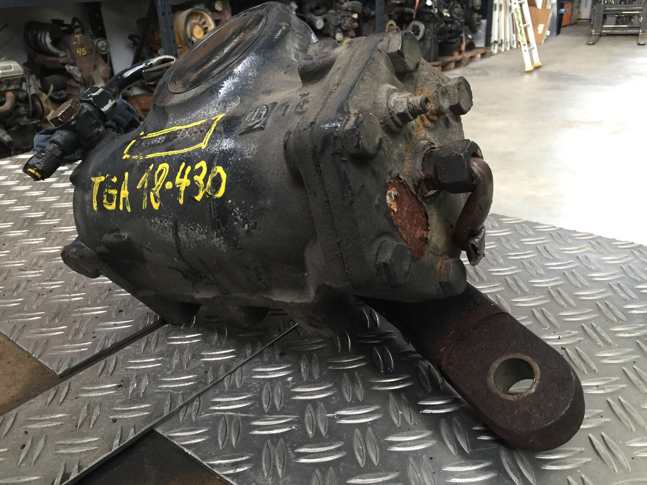 Gebrauchtes Lenkgetriebe MAN TGA 18.430, Artikel - Nr.: 81.46200-6410 - Управувачки механизам за Камион: слика 1 Gebrauchtes Lenkgetriebe MAN TGA 18.430, Artikel - Nr.: 81.46200-6410 - Управувачки механизам за Камион: слика 1