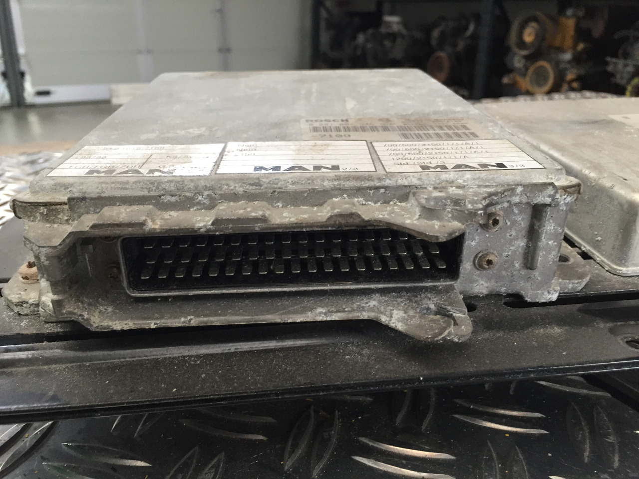Gebrauchtes MAN F 2000 Steuergerät Bosch, Artikel - Nr. : 51.11615 - 7109 - Единица за контрола за Камион: слика 4 Gebrauchtes MAN F 2000 Steuergerät Bosch, Artikel - Nr. : 51.11615 - 7109 - Единица за контрола за Камион: слика 4