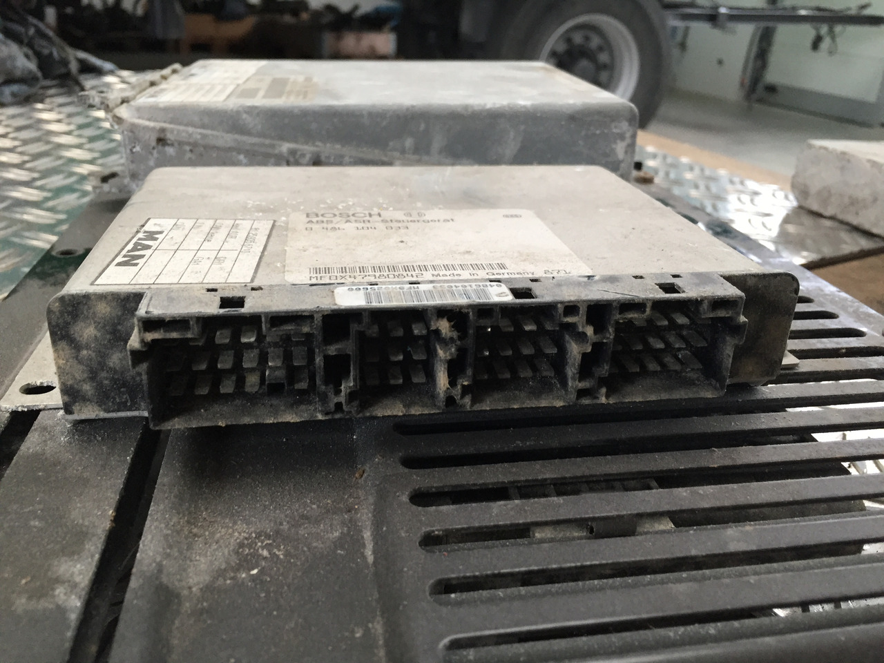 Gebrauchtes MAN F 2000 Steuergerät Bosch, Artikel - Nr. : 51.11615 - 7109 - Единица за контрола за Камион: слика 3 Gebrauchtes MAN F 2000 Steuergerät Bosch, Artikel - Nr. : 51.11615 - 7109 - Единица за контрола за Камион: слика 3