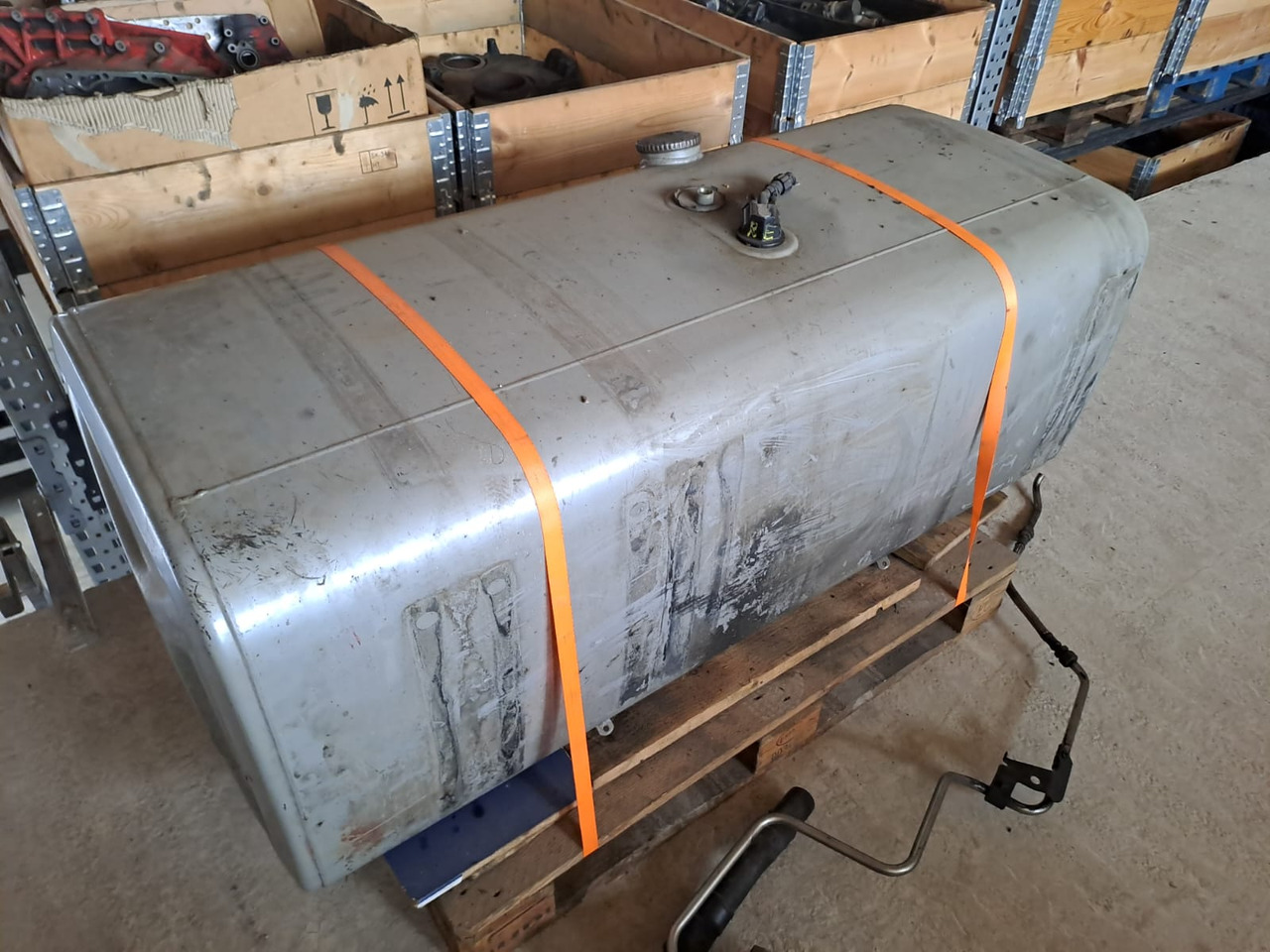 MAN MAN TGA - Резервоар за гориво: слика 1 MAN MAN TGA - Резервоар за гориво: слика 1