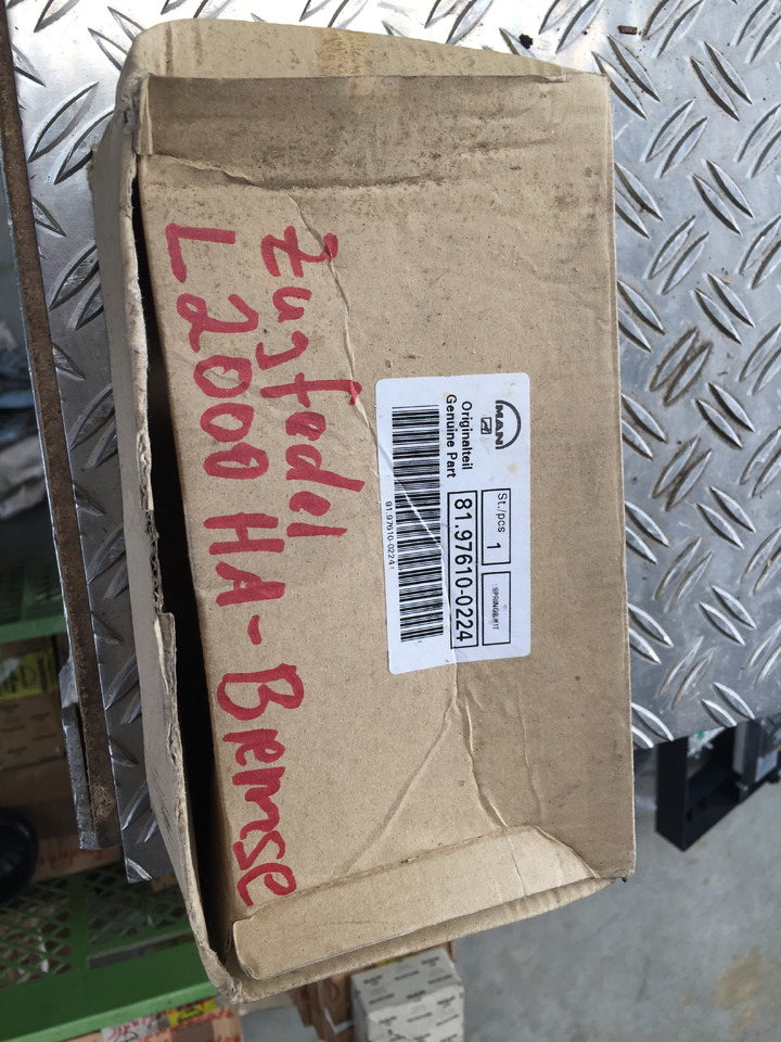 Neuwertige MAN L 2000 Zugfeder, Hinterachse Bremse , Artikel - Nr. : 81.97610 - 0224 - Суспензија за Камион: слика 4 Neuwertige MAN L 2000 Zugfeder, Hinterachse Bremse , Artikel - Nr. : 81.97610 - 0224 - Суспензија за Камион: слика 4