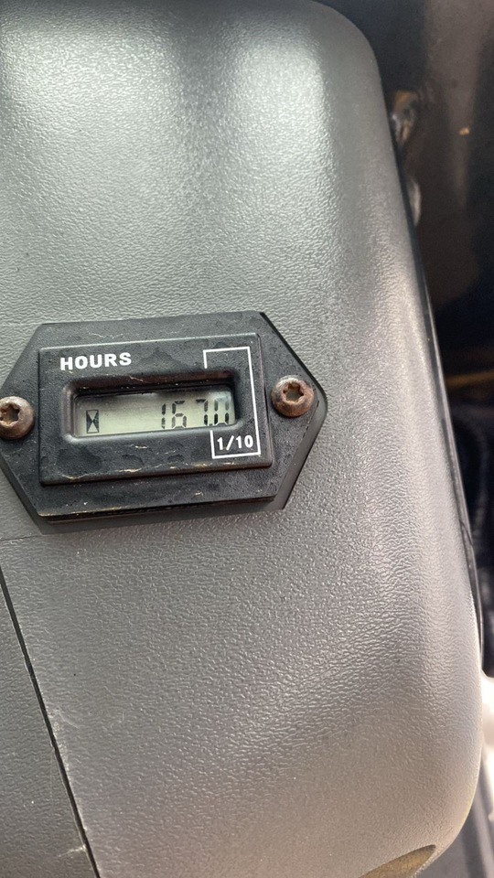 CAT 216, freza, mogučnost najma - Натоварувач: слика 4 CAT 216, freza, mogučnost najma - Натоварувач: слика 4