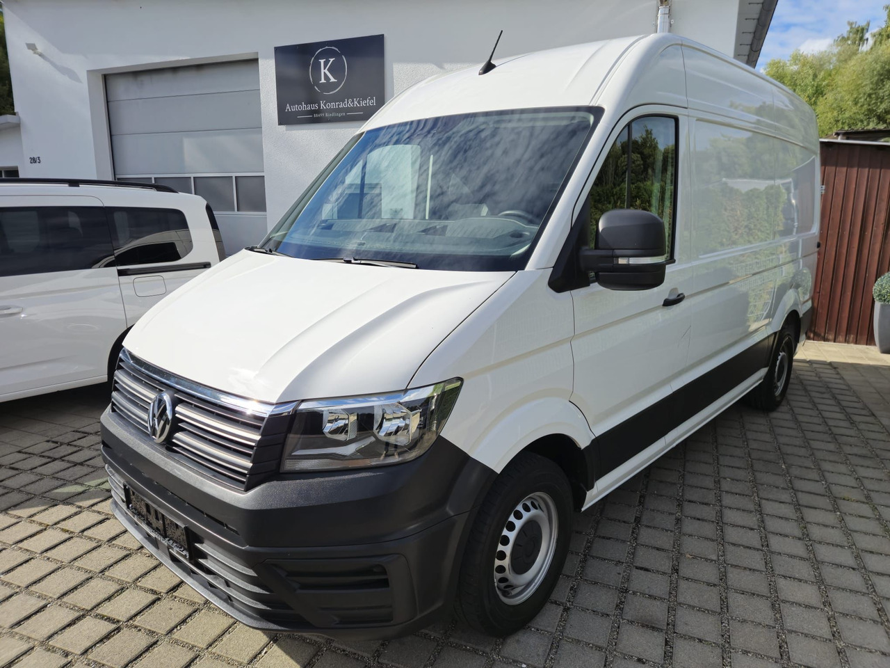 VOLKSWAGEN Crafter 35 mittellang Hochdach AppConnect/Kamera - Товарно комбе: слика 1 VOLKSWAGEN Crafter 35 mittellang Hochdach AppConnect/Kamera - Товарно комбе: слика 1