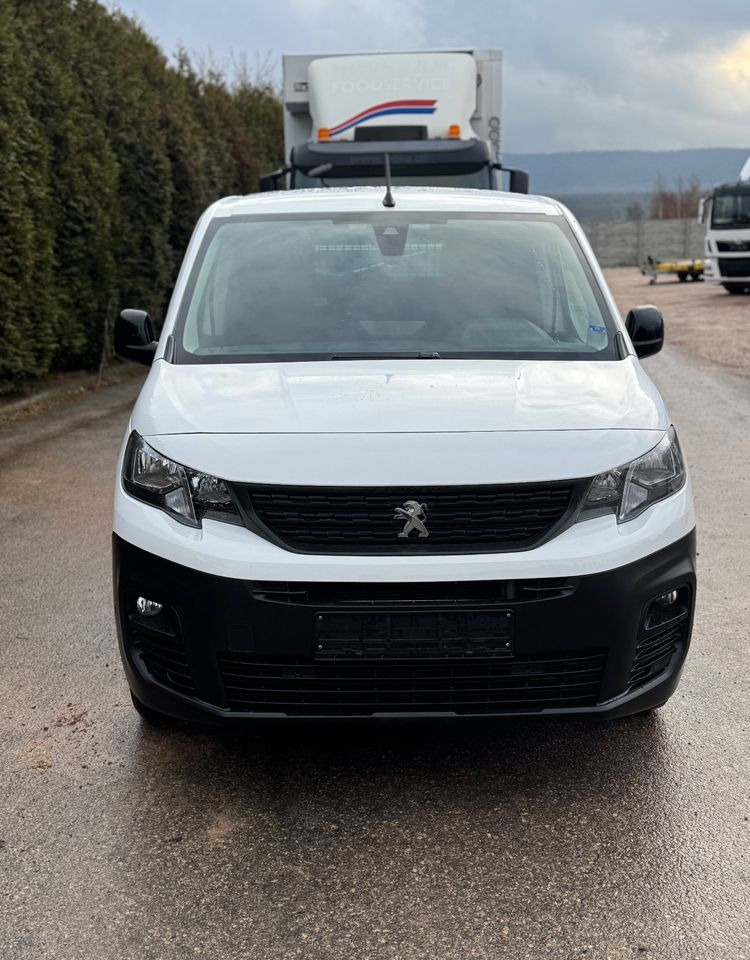 Peugeot Partner 21r 130 HK Niski przebieg 1wł ASO 5 dzwi Euro6.2/ford/opel/citroen - Товарно комбе: слика 2 Peugeot Partner 21r 130 HK Niski przebieg 1wł ASO 5 dzwi Euro6.2/ford/opel/citroen - Товарно комбе: слика 2