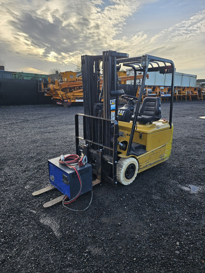 CATERPILLAR EP15 KRT - Електричен вилушкар: слика 2 CATERPILLAR EP15 KRT - Електричен вилушкар: слика 2