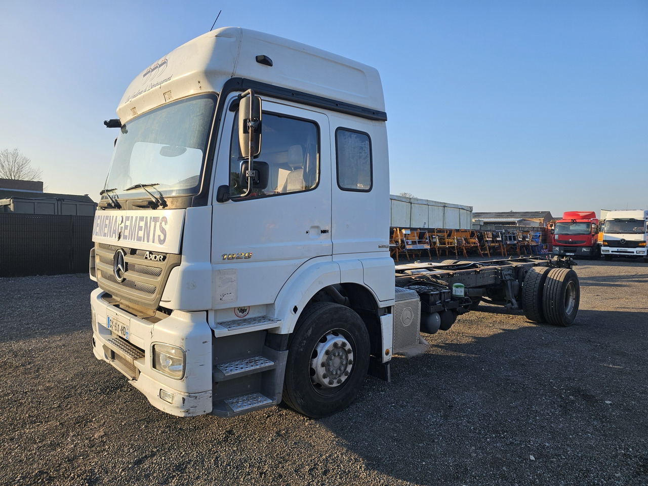 MERCEDES-BENZ AXOR 1829 - Камион со кабинска шасија: слика 1 MERCEDES-BENZ AXOR 1829 - Камион со кабинска шасија: слика 1