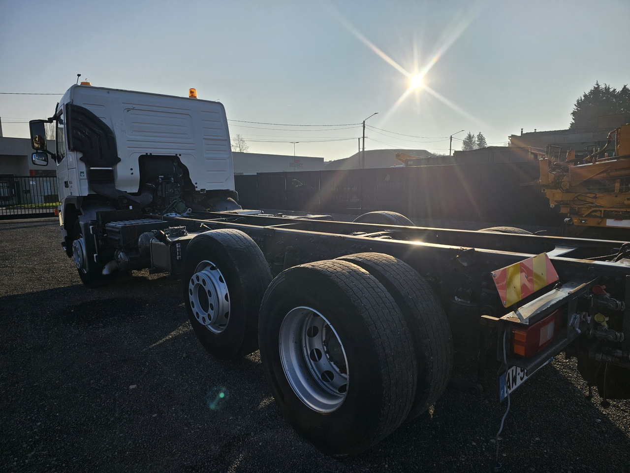 VOLVO FM400 - Камион со кабинска шасија: слика 4 VOLVO FM400 - Камион со кабинска шасија: слика 4