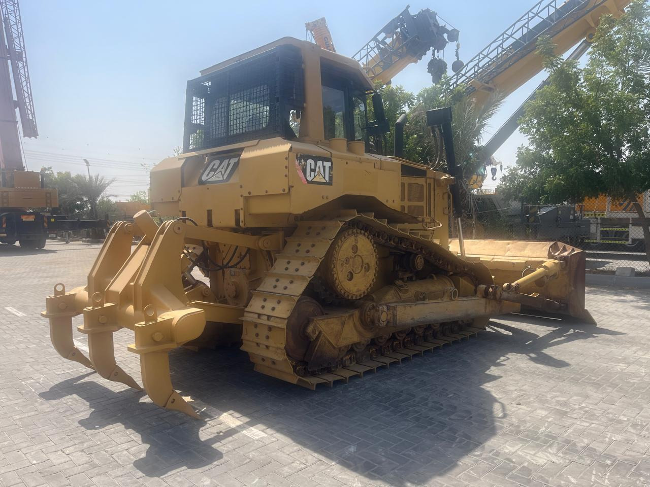 CATERPILLAR D6Rxl - Булдожер: слика 1 CATERPILLAR D6Rxl - Булдожер: слика 1