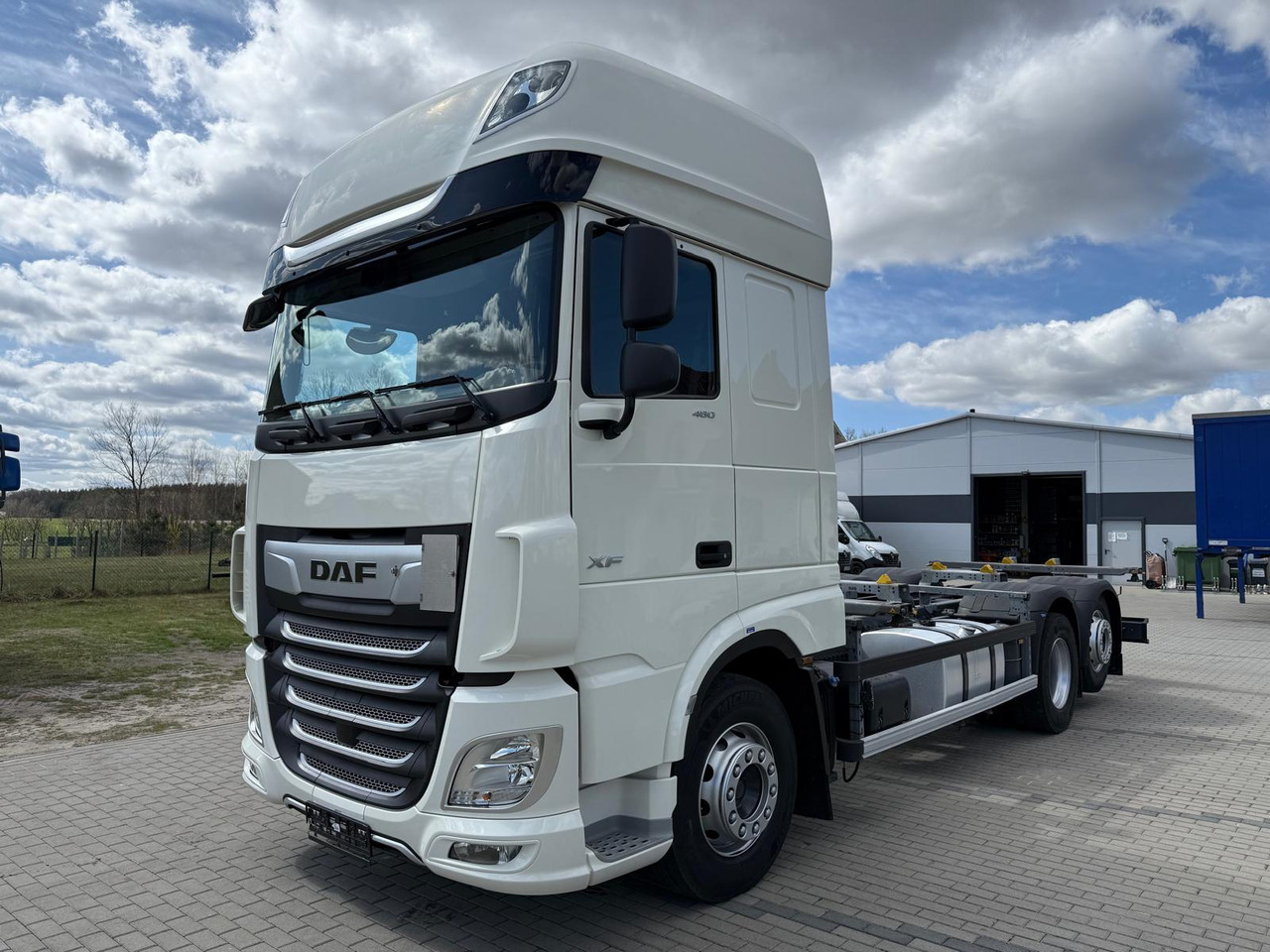 DAF XF 480 - Транспортер на контејнер/ Камион со променливо тело: слика 1 DAF XF 480 - Транспортер на контејнер/ Камион со променливо тело: слика 1