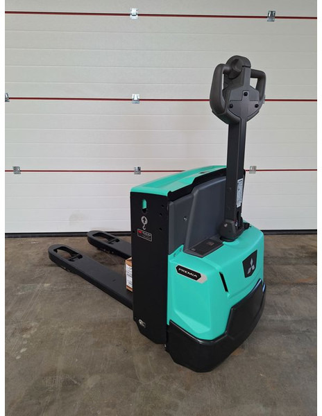 Mitsubishi PBP16N3 - Трактор на терминалот: слика 1 Mitsubishi PBP16N3 - Трактор на терминалот: слика 1