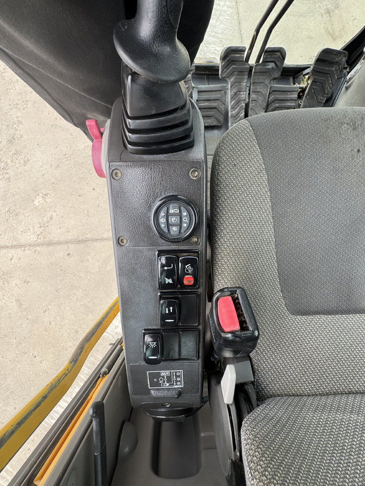 VOLVO EC 240 CNL - Багер гасеничар: слика 5 VOLVO EC 240 CNL - Багер гасеничар: слика 5