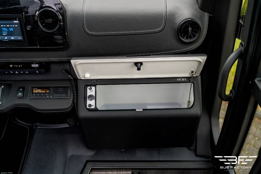 Минибус, Патничко комбе Mercedes-Benz Sprinter 519, SkyLite GT 16+1 ! Full Panoramic !: слика 18 Минибус, Патничко комбе Mercedes-Benz Sprinter 519, SkyLite GT 16+1 ! Full Panoramic !: слика 18