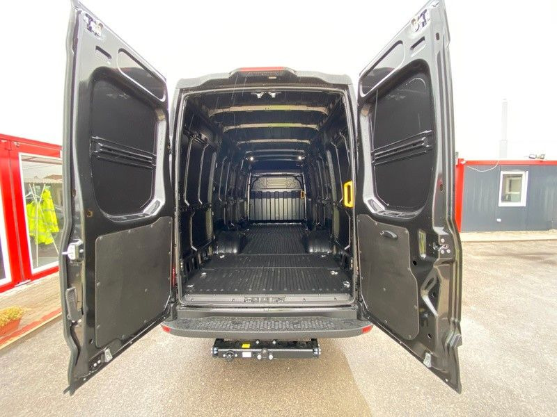 Товарно комбе Iveco 35C18H: слика 16