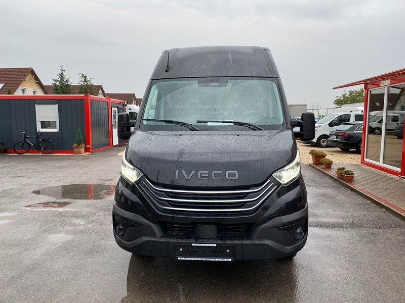 Товарно комбе Iveco 35C18H: слика 7