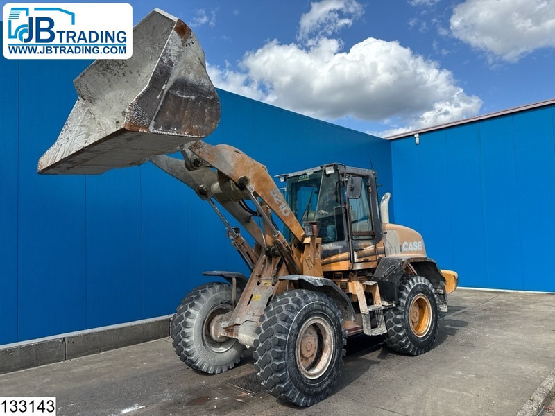 Case 521D 4x4, 82 KW - Компактен натоварувач: слика 1 Case 521D 4x4, 82 KW - Компактен натоварувач: слика 1