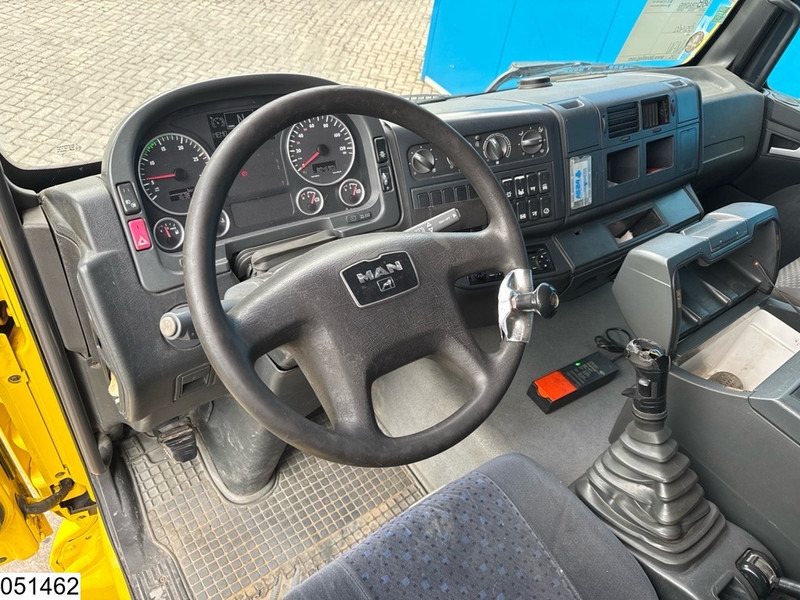 MAN TGA 35 400 8x2, Handgeschakeld, Fassi, Remote - Камион со платформа, Камион со кран: слика 5 MAN TGA 35 400 8x2, Handgeschakeld, Fassi, Remote - Камион со платформа, Камион со кран: слика 5