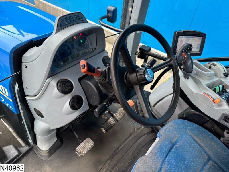 Трактор New Holland T 7.210 T7.210: слика 9