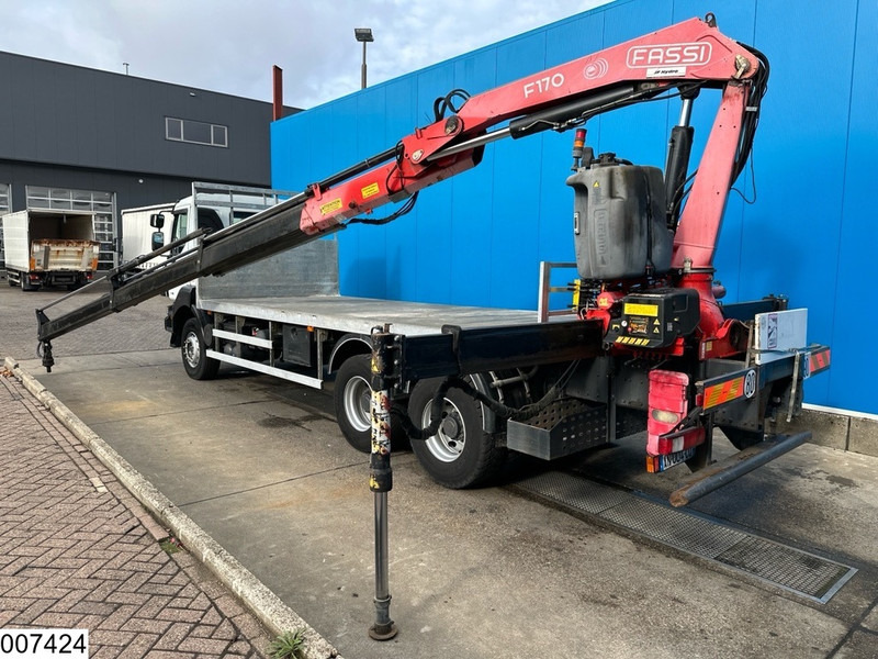 Renault Kerax 370 Dxi 6x4, EURO 4, Fassi - Камион со платформа, Камион со кран: слика 4 Renault Kerax 370 Dxi 6x4, EURO 4, Fassi - Камион со платформа, Камион со кран: слика 4