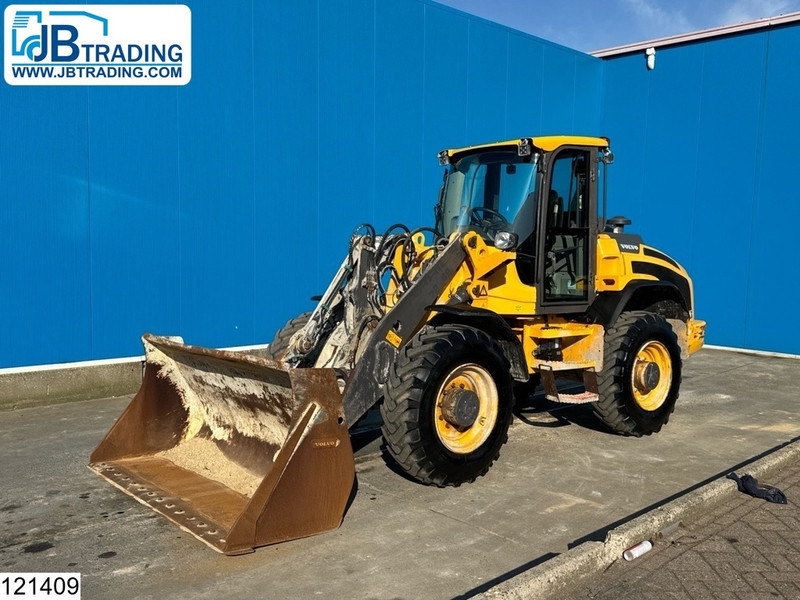 Volvo L45h 8670KG, 4750MM lifting height, 75KW - Натоварувач на тркала: слика 1 Volvo L45h 8670KG, 4750MM lifting height, 75KW - Натоварувач на тркала: слика 1
