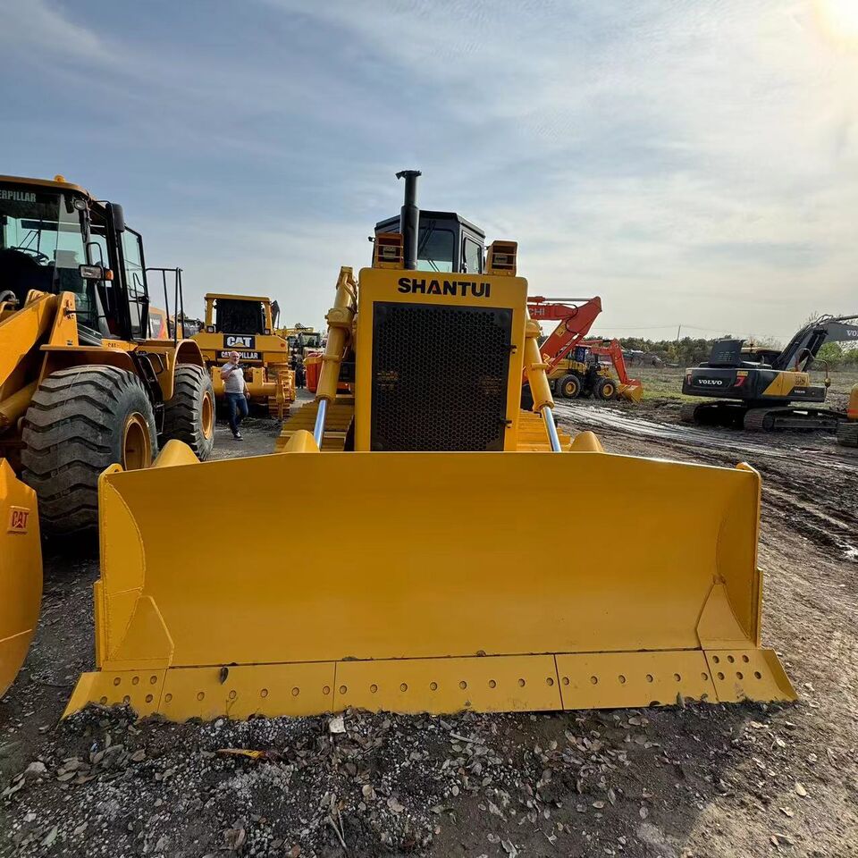 SHANTUI Equipped With Heavy Blade & Ripper For Dozing & Ripping ,high quality,second hand, low working hoursSD22 - Булдожер: слика 2 SHANTUI Equipped With Heavy Blade & Ripper For Dozing & Ripping ,high quality,second hand, low working hoursSD22 - Булдожер: слика 2
