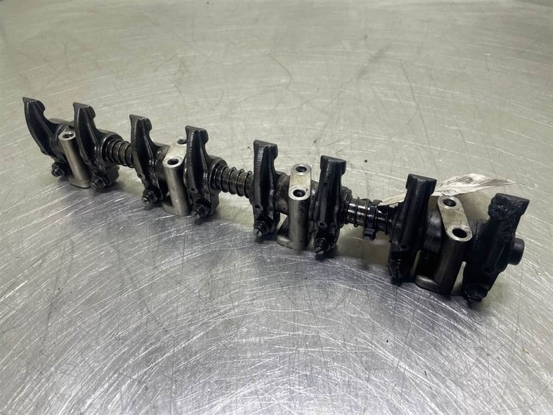 Ahlmann AS900-Cummins B3.3T-Rocker arm assembly - Мотор за Градежна машина: слика 4 Ahlmann AS900-Cummins B3.3T-Rocker arm assembly - Мотор за Градежна машина: слика 4