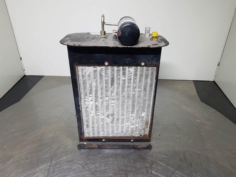 Рамка/ Шасија за Градежна машина Ahlmann AZ150-4184898A-Airco condenser/Klimakondensator: слика 1