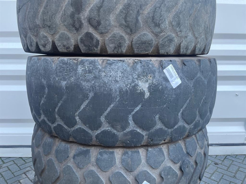 Ahlmann -Michelin 17.5R25-Tire/Reifen/Band - Гуми и бандажи за Градежна машина: слика 4 Ahlmann -Michelin 17.5R25-Tire/Reifen/Band - Гуми и бандажи за Градежна машина: слика 4