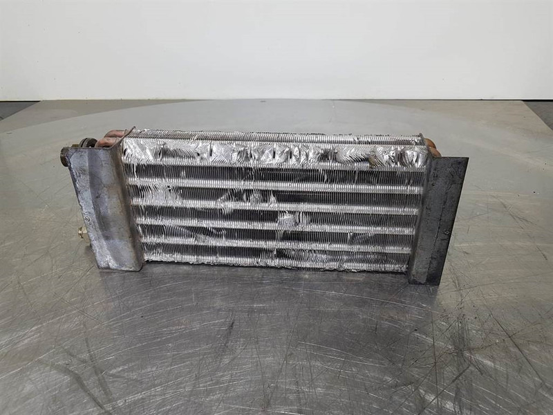 Airco condenser/Klimakondensator/Airco koe - Рамка/ Шасија за Градежна машина: слика 1 Airco condenser/Klimakondensator/Airco koe - Рамка/ Шасија за Градежна машина: слика 1