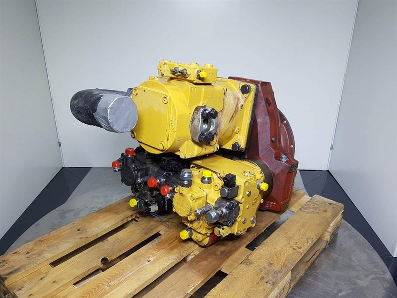 Cat 580B / Ecolog 580 - Transmission/Getriebe - Менувач и делови за Градежна машина: слика 2 Cat 580B / Ecolog 580 - Transmission/Getriebe - Менувач и делови за Градежна машина: слика 2
