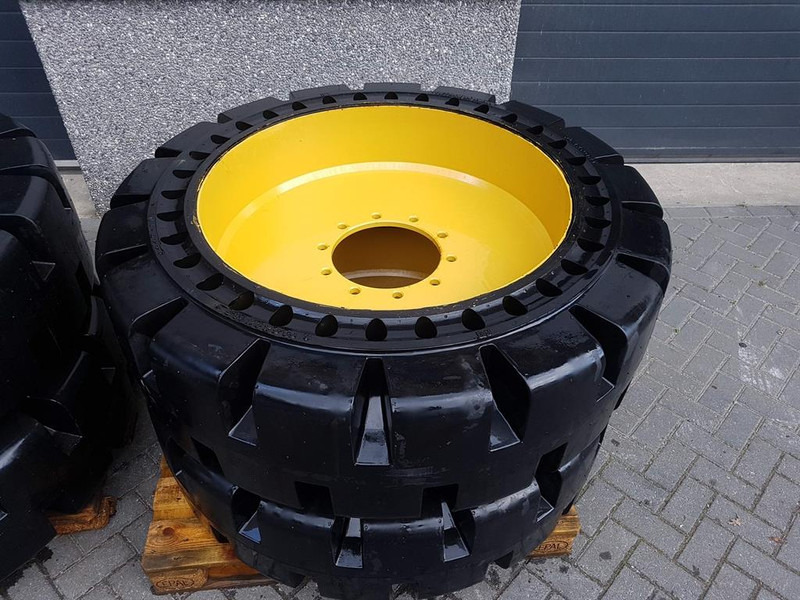 Cat 910/914 - 447-1131 - Tyre/Reifen/Band - Гуми и бандажи за Градежна машина: слика 3 Cat 910/914 - 447-1131 - Tyre/Reifen/Band - Гуми и бандажи за Градежна машина: слика 3