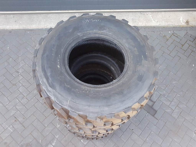 DUNLOP mitas covers -405/70-R18 (15.5/70-R18)-Tire/Reifen - Гуми и бандажи за Градежна машина: слика 4 DUNLOP mitas covers -405/70-R18 (15.5/70-R18)-Tire/Reifen - Гуми и бандажи за Градежна машина: слика 4