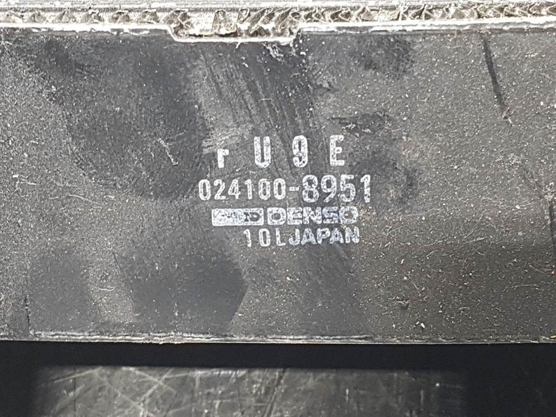 Denso FU9E-Airco condenser/Klimakondensator/Airco - Рамка/ Шасија за Градежна машина: слика 4 Denso FU9E-Airco condenser/Klimakondensator/Airco - Рамка/ Шасија за Градежна машина: слика 4