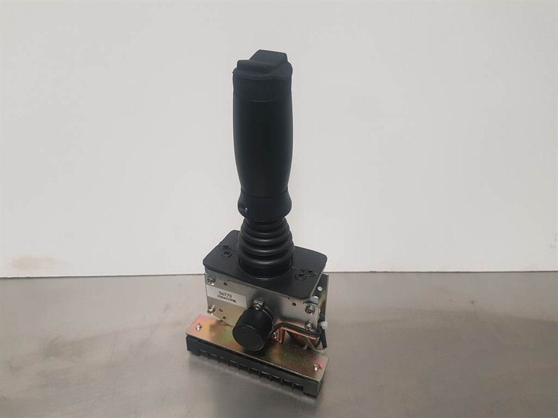 Genie 56773GT - Joystick/Steuergriff/Bedieningshendel - Електричен систем за Градежна машина: слика 2 Genie 56773GT - Joystick/Steuergriff/Bedieningshendel - Електричен систем за Градежна машина: слика 2
