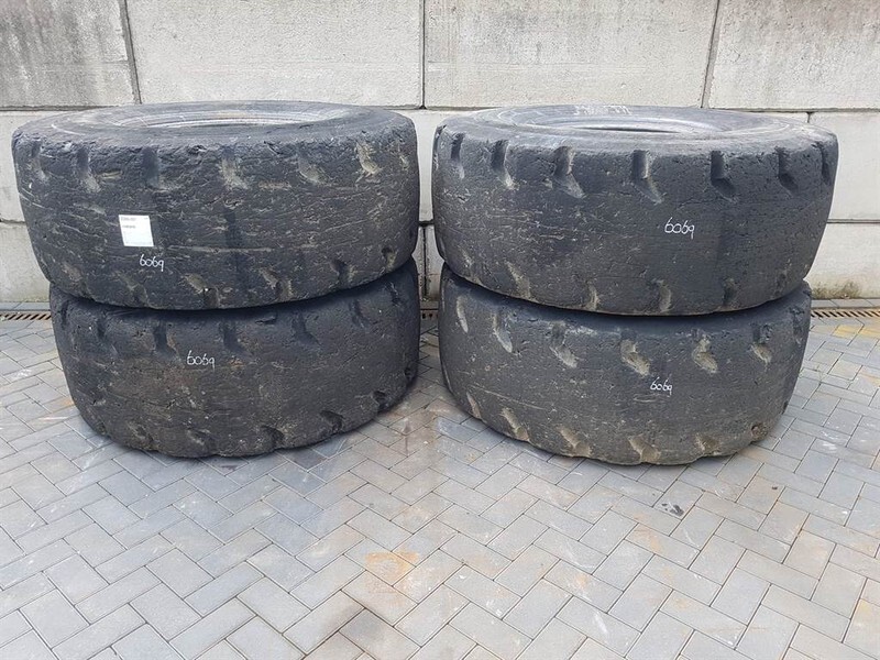 Goodyear 23.5-25 - Tyre/Reifen/Band - Гума за Градежна машина: слика 1 Goodyear 23.5-25 - Tyre/Reifen/Band - Гума за Градежна машина: слика 1