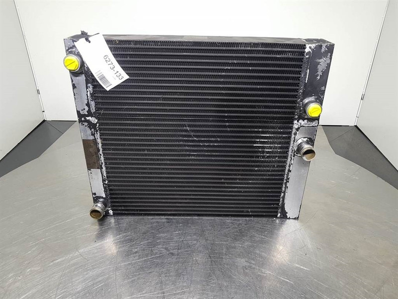 JCB 30/926624-AKG 4123.104.0000-Cooler/Kühler/Koeler - Мотор и делови за Градежна машина: слика 1 JCB 30/926624-AKG 4123.104.0000-Cooler/Kühler/Koeler - Мотор и делови за Градежна машина: слика 1