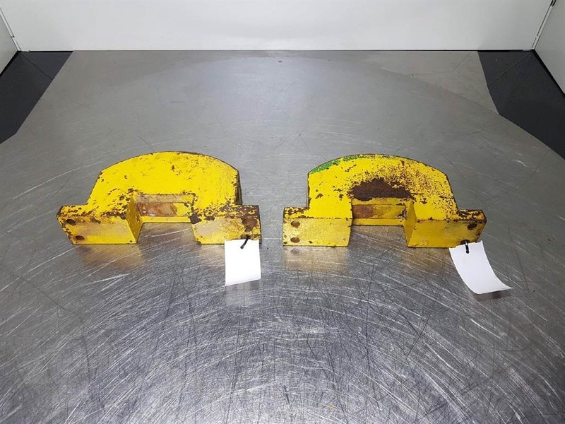 Komatsu WA85 - 3 - Counterweight/Heckgewicht/Contragewicht - Рамка/ Шасија: слика 1 Komatsu WA85 - 3 - Counterweight/Heckgewicht/Contragewicht - Рамка/ Шасија: слика 1